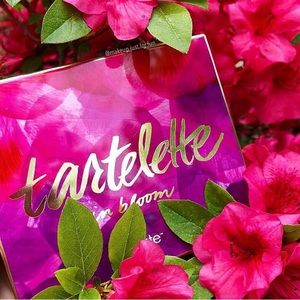 Trate • Tartelette  💐 In Bloom Clay Palette